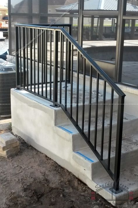 Welded Porch Railing, Exterior Railing Ideas Front Porch, Outdoor Railings For Steps, Outside Stair Railing, Step Railing Outdoor, Porch Step Railing, Iron Railings Outdoor, Exterior Stair Railing, Exterior Railings