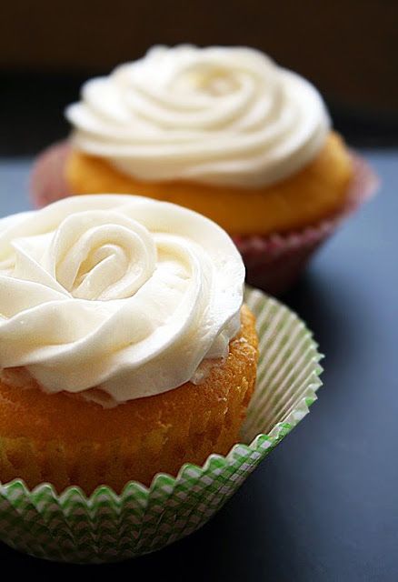 Vanilla Cupcakes with Cream Cheese Frosting