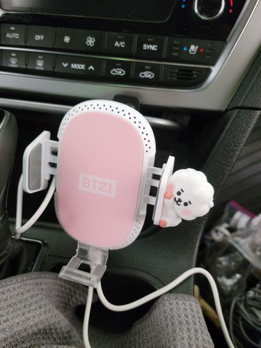 Cute Car Charger, Bt21 Car Accessories, Carros Bmw, Car Interior Diy, Drive Safely, Girly Car Accessories, Inside Car, Car Deco, Cool Car Accessories