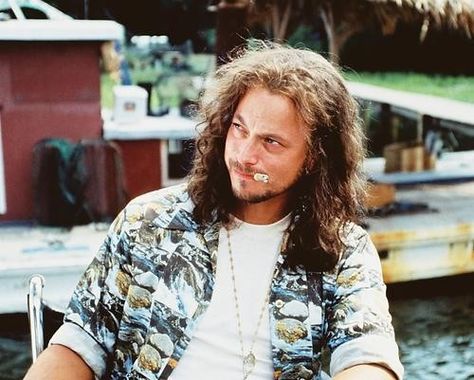 Gary Sinise As Lt. Dan In Hawaiian Shirt Forrest Gump Film Romance, Lieutenant Dan, Forrest Gump 1994, Kellie Pickler, Forest Gump, Gary Sinise, Blue Stockings, Film Song, Amy Schumer