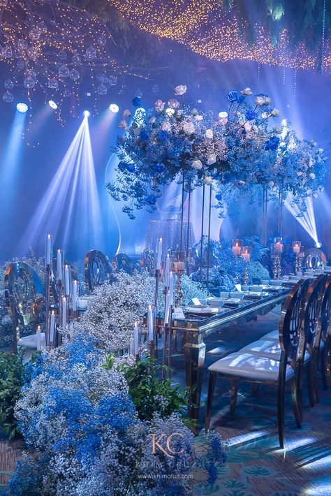 Starry Night Garden Wedding, Starry Night Wedding Flowers, Midnight Garden Wedding, December Quinceanera Themes, Starry Night Wedding Theme Receptions, Starry Night Quinceanera Theme, Moon And Stars Quinceañera Theme, Starry Night Debut Theme, Starry Night Debut