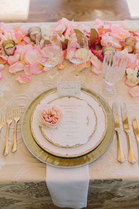 Pink and Gold Place Setting | photography by http://mattedgeweddings.com Wedding Table Design, Gold Place Setting, Wedding Table Designs, Tafel Decor, Pink And Gold Wedding, Wedding Place Settings, Wedding Table Settings, Wedding Tablescapes, Blush And Gold