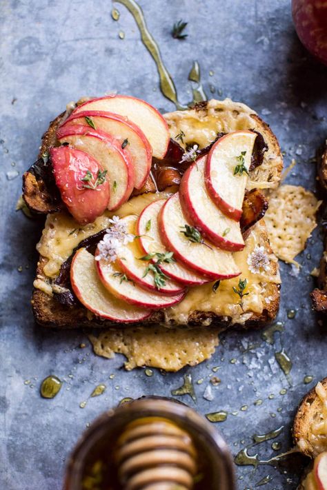 Salted Honey Apple and Gouda Toast. - Half Baked Harvest Menu Sarapan Sehat, Half Baked Harvest, Great Appetizers, Toast Recipes, Quick Snacks, Gouda, Clean Eating Snacks, Bruschetta, Brunch Recipes