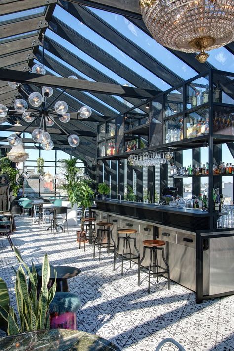 Cafe Interior Design Rooftop, Concept Bar Ideas, Bar And Cafe Interiors, Rooftop Terrace Bar Design, Roof Garden Restaurant Design, Terrace Garden With Bar, Restaurant Rooftop Design, Terrace Restaurant Design Rooftop Bar, Rooftop Bar Interior Design