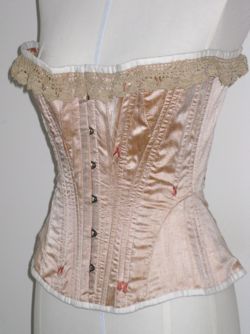 1870s/80s Nougat corset, by thedreamstress.com. I think this is from the pattern she draped earlier on a dress form. I am tackling draping a similar pattern inspired by her. Vintage Corsets, Edwardian Corsets, 1900 Fashion, Wedding Corset, Historical Clothes, Parisian Wedding, Victorian Corset, Corset Pattern, Corset Fashion