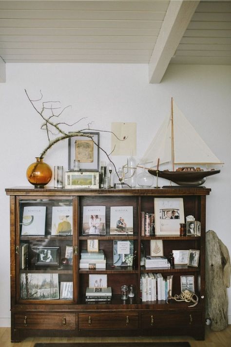 Orange Bookcase, Branches Vase, Nautical Home Decorating, Vase Orange, Decor Studio, Glass Cabinet Doors, Nautical Home, Book Shelf, Formal Living