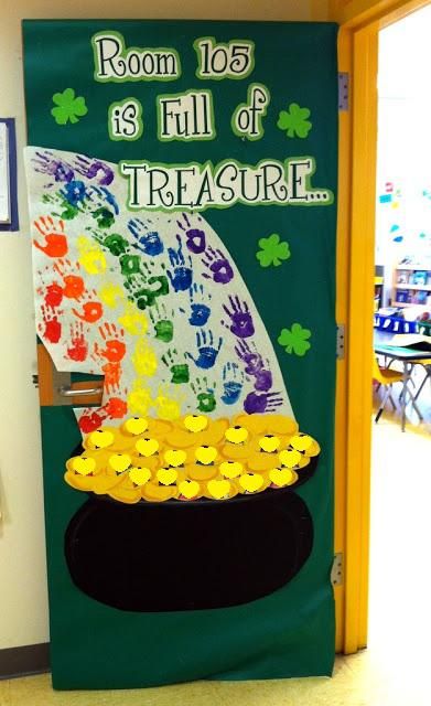 Heighten interest with students' participation for this door display. For a writing connection, have youngsters write to respond to the title (writing positive characteristics and traits about their classmates). St Patricks Day Classroom Door, Kiddie Academy, Preschool Door, Kindergarten Halloween, Decoration Creche, St Patricks Day Crafts For Kids, San Patrick, Butterfly Room, Preschool Bulletin