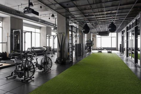 Over 2 jaar zitten wij met onze eigen gym boutique's op meerdere locaties op Goeree- Overflakkee. En zijn wij de grootste aanbieders op het gebied van fitness en gezondheid Boutique Gym Design, Lose 2kg In A Week, Commercial Gym Design, Boutique Gym, Dream Home Gym, Dream Gym, Gym Design Interior, House Gym, Gym Setup