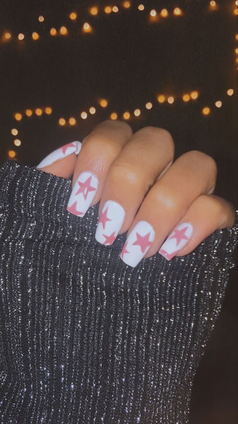 Pink With White Stars Nails, White Nails Pink Stars, White Nails With Pink Stars, Star Short Nails, Colorful Star Nails, Pink Star Nails, Adorable Nails, Almond Nails French, Star Nail Designs