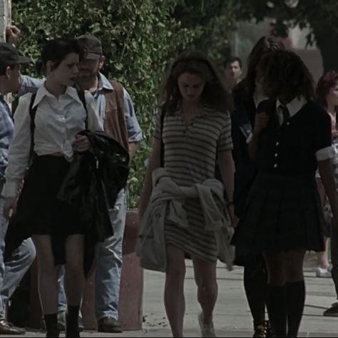 The Craft 1996 Fashion, The Craft Sarah Outfit, Sarah The Craft Outfits, The Craft Outfits, Craft Outfits, Nancy The Craft, The Craft 1996, The Craft Movie, Girl Interrupted