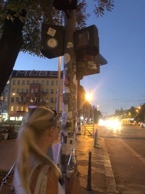 Berlin Aesthetic Night, Berlin City Aesthetic, City Aesthetic Night, Berlin Summer, Berlin Club, Berlin Aesthetic, Insta Aesthetic, Night Friends, Berlin City