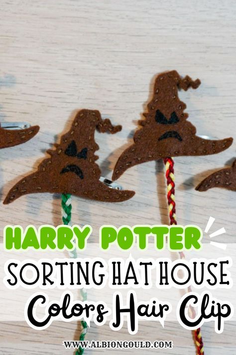 Get crafty and show off your Hogwarts pride with this DIY Harry Potter Sorting Hat house colors hair clip! This magical project is perfect for any Potterhead who wants to represent their house in style. The step-by-step instructions make it easy to create your own house-themed accessory featuring Gryffindor, Slytherin, Hufflepuff, or Ravenclaw colors. Diy Sorting Hat Harry Potter, Diy Sorting Hat, Baby Harry Potter Costume, Ravenclaw Colors, Harry Potter Action Figures, Harry Potter Sorting, Diy Harry Potter, Harry Potter Sorting Hat, Felt Glue