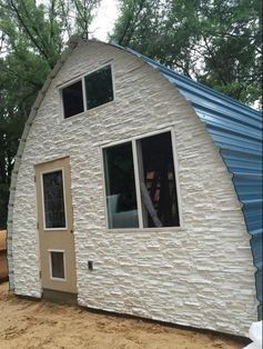 Great DIY Example Quotes, Quonset Homes, Quonset Hut Homes, Tiny House Kits, Arched Cabin, Cabin Diy, Prefab Home, Building A Cabin, Tiny Cabins