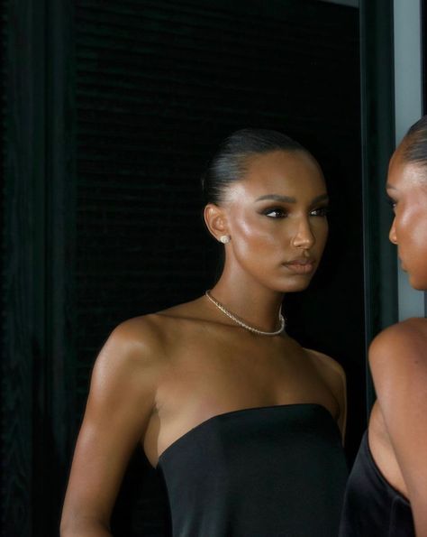 Jasmine Tookes Husband, Black Tie Outfit Women, Jasmin Tookes, Riviera Fashion, Medium Tv Show, Jasmine Tookes, Runway Makeup, Celebrity Lifestyle, Technology Fashion