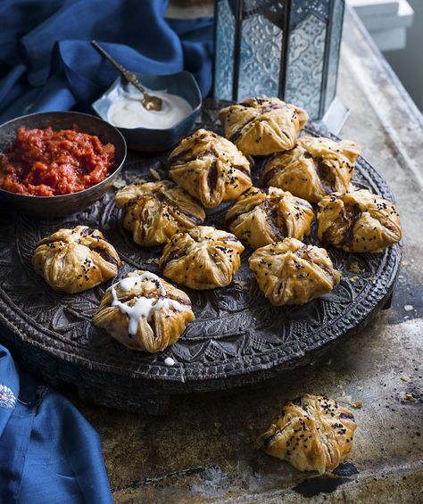 Try our lamb kofta puffs with tahini and tomato sauce recipe. This lamb kofta recipe uses puff pastry and is a Middle Eastern food dish, also a great canapé Meze Recipes, Tomatoes And Eggs, Lamb Koftas, Meze Platter, Lamb Kofta, Christmas Canapes, Veggie Salad Recipes, Kofta Recipe, Easy Veggie