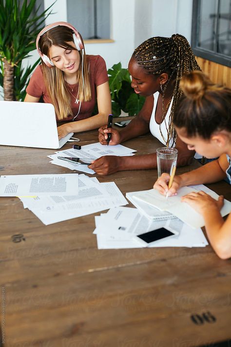 Student Photoshoot, College Students Studying, Studying Lifestyle, People Studying, Overhead Photography, Studying Together, Student Photography, Kids At Work, Study Together