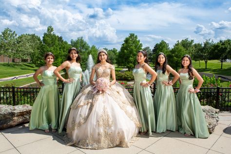 Damas And Quinceanera, Damas Outfits Quinceanera Green, Quinceanera With Damas, Dama Outfits Quinceanera, Quince Damas Outfits, Damas And Chambelanes Outfits, Damas Quinceanera, Quince Damas Dresses, Damas Outfits Quinceanera