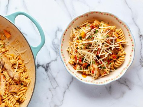 One Pot Cajun Chicken Pasta Food Network, Pioneer Woman One Pot Cajun Alfredo, One Pot Cajun Chicken Alfredo Pioneer Woman, One Pot Cajun Alfredo, Cajun Alfredo Recipe, One Pot Cajun Pasta, Cajun Alfredo, Alfredo Recipes, Appetizer Cups