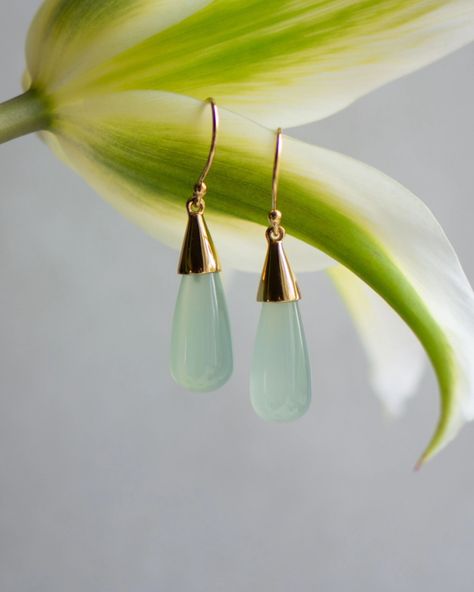 💧Available Now 💧 Meet the Oasis Drops. These gorgeous earrings come in Aqua and Green Onyx. #jewelleryinspo #earringinspo #jewelleryaddict Aqua Stone, The Oasis, Aqua Chalcedony, Earrings In Gold, Green Onyx, Gorgeous Earrings, Statement Earrings, Gemstone Jewelry, Oasis