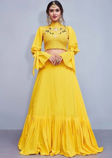 20+ Crop Top Lehenga Designs You Never Knew About – G3+ Fashion Orang India, Haldi Outfits, Crop Top Lehenga, Pengantin India, Function Dresses, Yellow Lehenga, Indian Outfits Lehenga, Lehnga Dress, Gaun Fashion