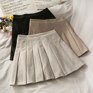 Buy Lemongrass High-Waist Pleated Mini Skirt at YesStyle.com! Quality products at remarkable prices. FREE Worldwide Shipping available! High Waisted Mini Skirt, Rok Mini, Mode Jeans, Fashion Bottoms, Pleated Skirts, Outfit Jeans, Pants And Leggings, Plaid Skirt, Mode Streetwear