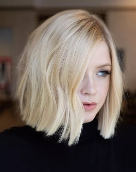 These Hair Trends Are Going To Be Huge In 2024 Long Angled Bob, Fine Straight Hair, Stacked Bob Haircut, Blonde Hair Color Ideas, Chic Hairstyles, Trending Haircuts, Short Blonde, Short Blonde Hair, Natural Hair Color