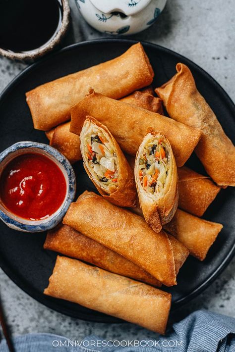 These vegetable egg rolls combine the pleasant crunch of the fried shell with the freshness of the garden. A savory, sweet, sour dipping sauce takes them up a notch and makes for an appetizer that’s just fun to eat, and perfect for hosting and other celebrations. {Vegetarian} Homemade Egg Rolls Veggie, Tofu Egg Rolls, Vegetable Egg Rolls Recipe, Veggie Egg Rolls, Vegetarian Egg Rolls, Vegan Egg Rolls, Vegetable Egg Rolls, Egg Roll Filling, Vegetarian Oyster Sauce