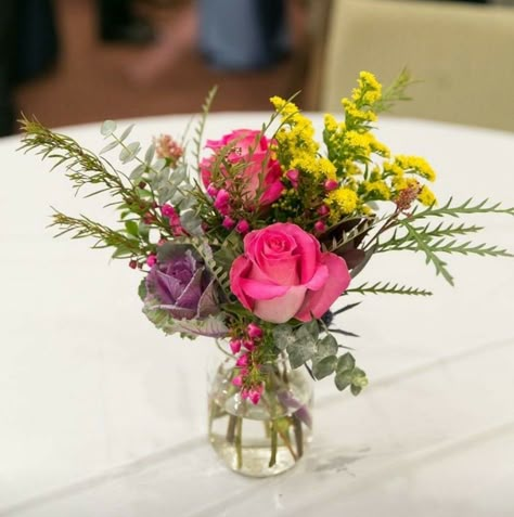 Small Bouquet Centerpieces, Small Table Bouquet, Small Floral Arrangements For Tables, Small Vase Flower Arrangements, Mason Jar Bouquets, Small Flower Centerpieces, Mini Floral Arrangements, Small Floral Arrangements, Mason Jar Flower Arrangements