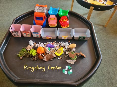 Recycling Tuff Tray, Earth Day Tuff Tray, Eyfs Recycling, Tuff Tray Ideas Toddlers, Room Activities, City Project, Preschool Science Activities, Nursery Activities, Childcare Activities