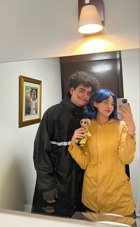 Halloween costume idea coraline wybie couple costumes Coraline And Whybee Costume, Coraline And Wybie Costume Ideas, Coraline And Wybie Costume Couple, Hot Coraline Costume, Coraline Costume Aesthetic, Coraline And Wybie Cosplay, Wybie And Coraline Halloween, Caroline And Wybie Costume, Coraline Couple Costume