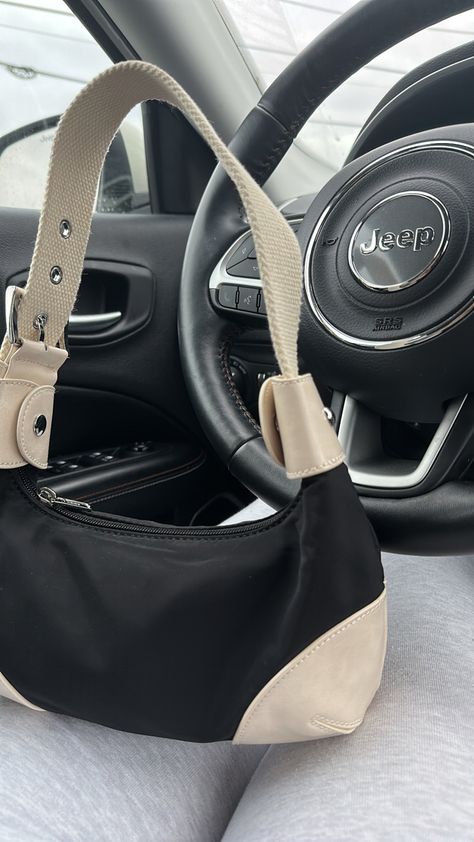 purse bag brandy melville trendy car makeup outfit fashion Brandy Melville Shoulder Bag, Brandy Melville Purse, Brandy Melville Bag, Chris Core, Cream Purse, 2023 Outfits, Holiday Wishlist, Dream Bags, Dream Summer