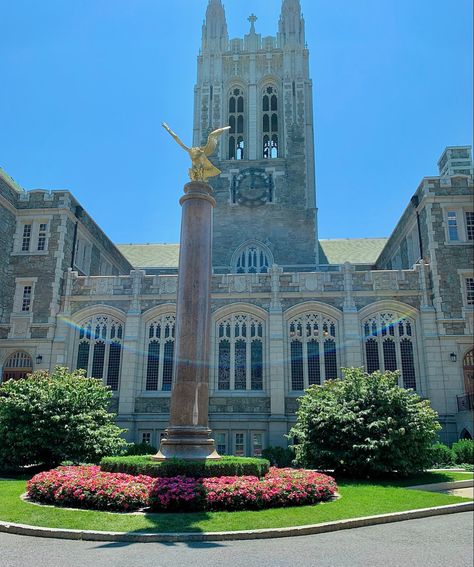 Boston University Aesthetic Wallpaper, University Of Boston Aesthetic, Boston College Campus, Pretty Colleges, Boston University Aesthetic, Boston College Aesthetic, Boston Aesthetic, College Vibes, College Inspiration