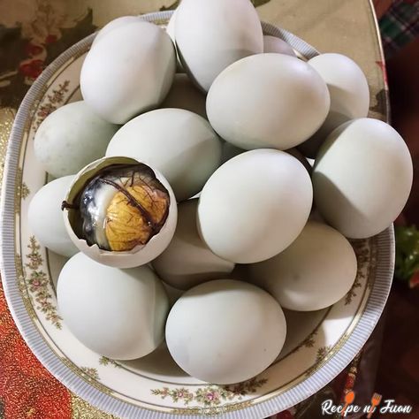 How to Make Balut - Recipe Ni Juan Balut Egg Philippines Aesthetic, Balut Egg Aesthetic, Estofado Recipe, Balut Egg, Pinoy Street Food, Pilipino Food Recipe, Filipino Street Food, Korean Life, Spot Illustration