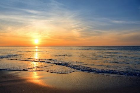 Capa Face, Water Woman, Sunrise Wallpaper, Sea Pictures, Sunset At The Beach, Beach Sunset Wallpaper, Cabo Verde, Sun And Clouds, Sunset Sea