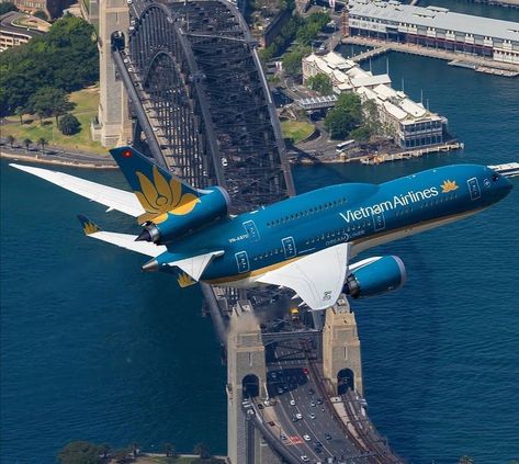 Helicopter Cockpit, Boeing 787 9 Dreamliner, Phuket Travel, Boeing 787 Dreamliner, Commercial Plane, Vietnam Airlines, Aviation Posters, Airline Logo, Boeing Aircraft