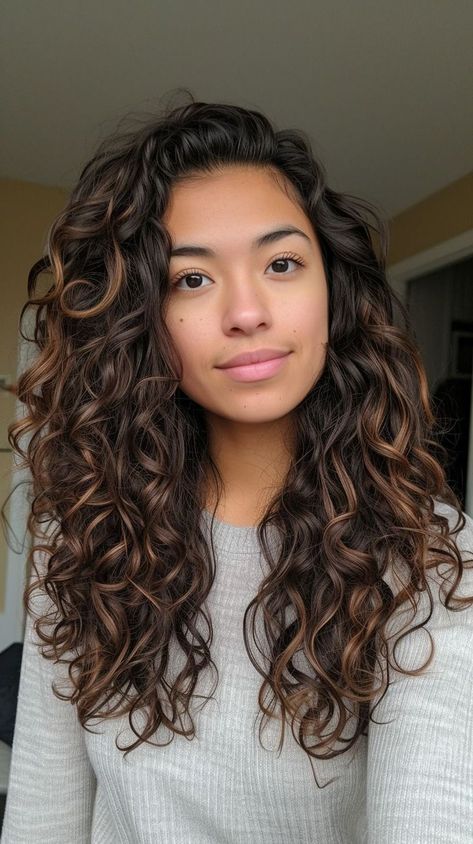 Curly Balayage Hair, Styling Curly Hair, Oblong Face Hairstyles, Ombre Curly Hair, Long Curly Haircuts, Natural Curly Hair Cuts, Highlights Curly Hair, Brunette Hair With Highlights, Long Face