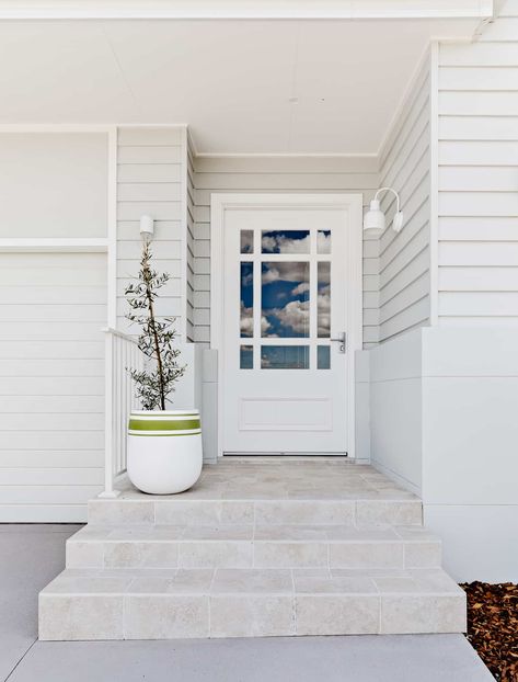 Hamptons Front Door, Hamptons Door, Hamptons Facade, Hamptons House Exterior, Weatherboard House, Hamptons Style Home, Barn Light, Hamptons House, Hamptons Style