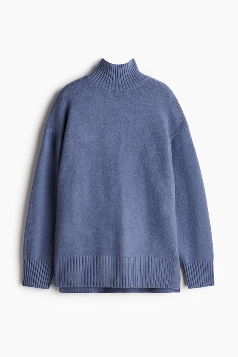 Oversized polo-neck jumper - Turtleneck - Long sleeve - Pigeon blue - Ladies | H&M GB Pigeon Blue, Plain Sweater, Oversized Polo, Plain Sweaters, Pull Oversize, Oversized Turtleneck Sweater, Oversized Turtleneck, Pull Gris, Roll Neck Sweater