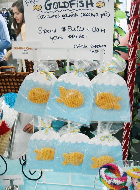 #crochet goldfish crackers via @Twinkie Chan Crochet Stuffed Animal Display, Crochet Craft Fair Display Ideas, Amigurumi Craft Fair, Crochet Raffle Ideas, Crochet Spring Craft Fair Ideas, Display Crochet Items Craft Fairs, Crochet Craft Fair Table Set Up, Summer Craft Fair Ideas Things To Sell, Craft Fair Crochet Display