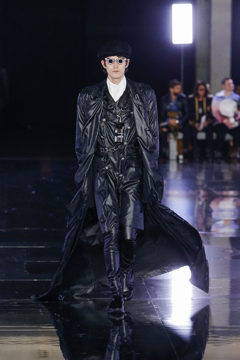 Goth Subcultures, Matrix Fashion, Matrix Sunglasses, Balmain Menswear, Black Lace Gown, Tulle Skirt Dress, Goth Subculture, Black Trench Coat, Samoan Tattoo