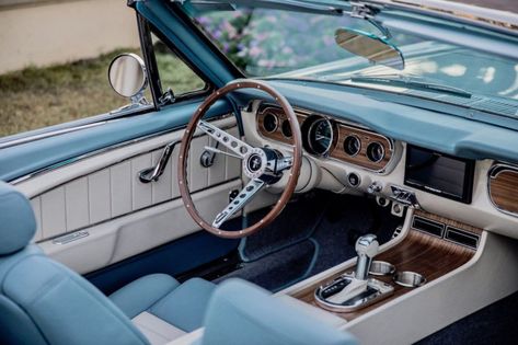 The Ultimate Classic Car: Authentic Design, Modern Technology for the Best of Both Worlds | A Girls Guide to Cars Classic Car Interior Ideas, Classic Car Interior Design, Classic Car Interior, Mustang Interior, Black Porsche, Car Facts, Vintage Mustang, 50s Retro, Retro Future