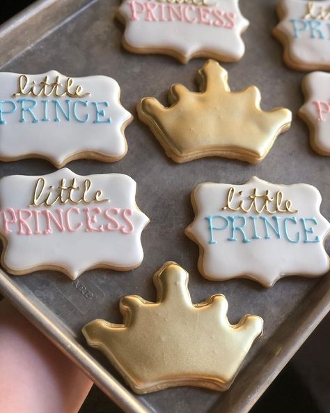 Gender Reveal Prince Or Princess Theme, Princess Or Prince Gender Reveal, Prince Or Princess Gender Reveal Theme, Sleeping Beauty Gender Reveal, Prince Or Princess Gender Reveal, Princess Gender Reveal, Sibling Gender Reveal, Disney Gender Reveal, Gender Reveal Food