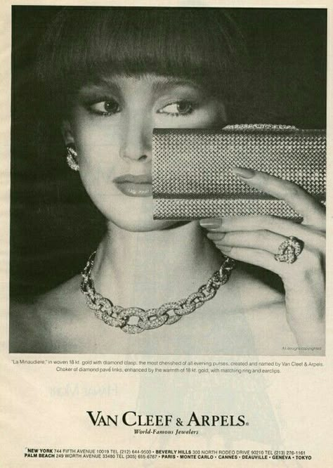 Van Cleef Aesthetic, Cleef And Arpels Jewelry, Jewel Drawing, Jewellery Advertising, Van Cleef And Arpels Jewelry, Van Cleef & Arpels, Jewelry Magazine, Vintage Closet, High Fashion Jewelry