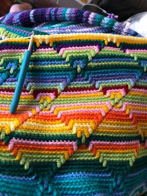 Motifs Afghans, Navajo Blanket, Apache Tears, Crochet Shrug Pattern, Crocheted Blanket, Confection Au Crochet, Crochet For Beginners Blanket, Start Knitting, Crochet Shrug