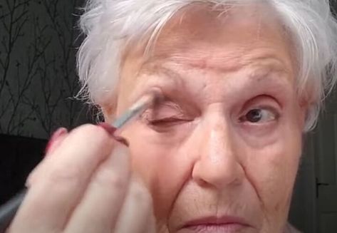 Quick and Easy Makeup Tutorial for Women Over 70 Natural Holiday Makeup Looks, Makeup For Funerals For Women, Makeup For Wrinkled Eyes, Make Up For Women Over 60, Makeup For 70 Year Old Women, Eye Makeup For Older Women Over 50, How To Apply Eyeliner For Older Women, Makeup For Older Women Over 50 Tutorial, Eye Makeup For 60 Year Old Women