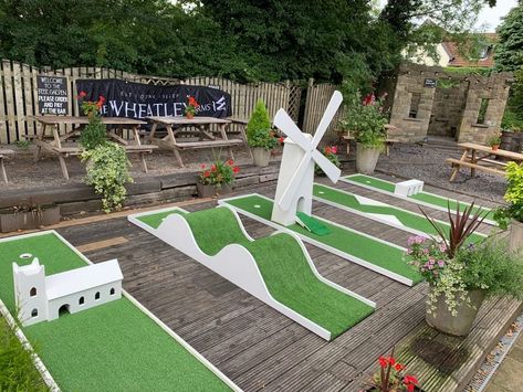 Unique and Fun Mobile Crazy Golf Courses for Wedding, Corporate and Party Entertainment Hire. Portable Mini Golf, Golf Wedding, Portable Garden, Crazy Golf, Wooden Floorboards, Golf Rules, Wedding Activities, Wedding Entertainment, Mini Golf