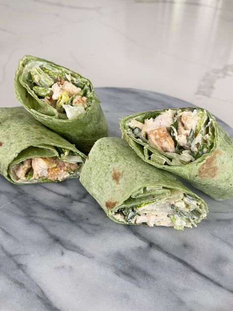 Chicken Caesar Wrap Recipe, Chicken Wrap Recipes Easy, Easy Chicken Wrap, Spinach Wrap, Caesar Wrap, Wraps Recipes Easy, Chicken Caesar Wrap, Spinach Tortilla, Spinach Wraps