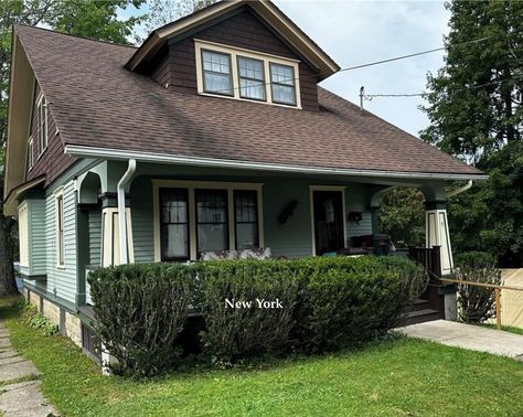 Cheapish c.1930 New York Craftsman Bungalow For Sale Under $85K - Old Houses Under $50K 1930 New York, 1930 Bungalow, Craftsman Bungalow Exterior, House For Sell, Craftsman Bungalow, Craftsman Exterior, Open Concept Layout, Bungalows For Sale, Craftsman Bungalows