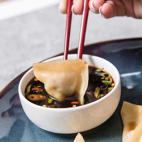 Potsticker Dipping Sauce, Potsticker Sauce, Steamed Pork Dumplings, Dumpling Dipping Sauce, Dumpling Sauce, Asian Sauces, Steamed Pork, Asian Appetizers, Pork Dumplings