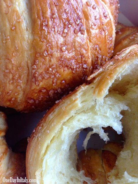 Italian Cornetti Recipe, Cornetto Recipe Italian, Italian Crossaint, Cornetti Recipe, Italian Croissant Recipe, Cornetto Recipe, Italian Cornetto, Flaky Bread, Homemade Croissants